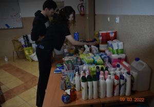 Zbiórka produktów dla potrzebujących z Ukrainy