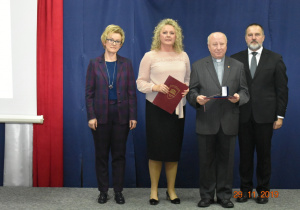 Nagrodzony medalem Przyjaciel Arbuza ksiądz Wacław Wojtunik