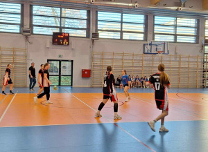 Sukces piłkarek ręcznych II LO