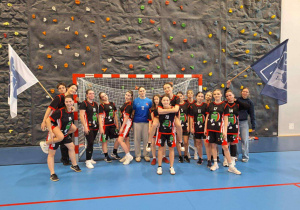 Sukces piłkarek ręcznych II LOq